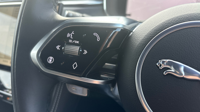 Jaguar F-Pace 2.0 D200 R-Dynamic HSE Black 5dr Auto AWD Diesel Estate